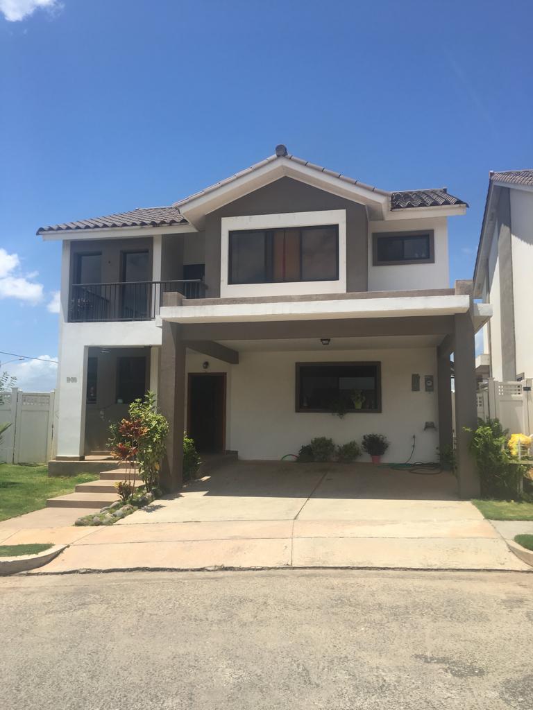 Vendo casa en Brisas del Golf