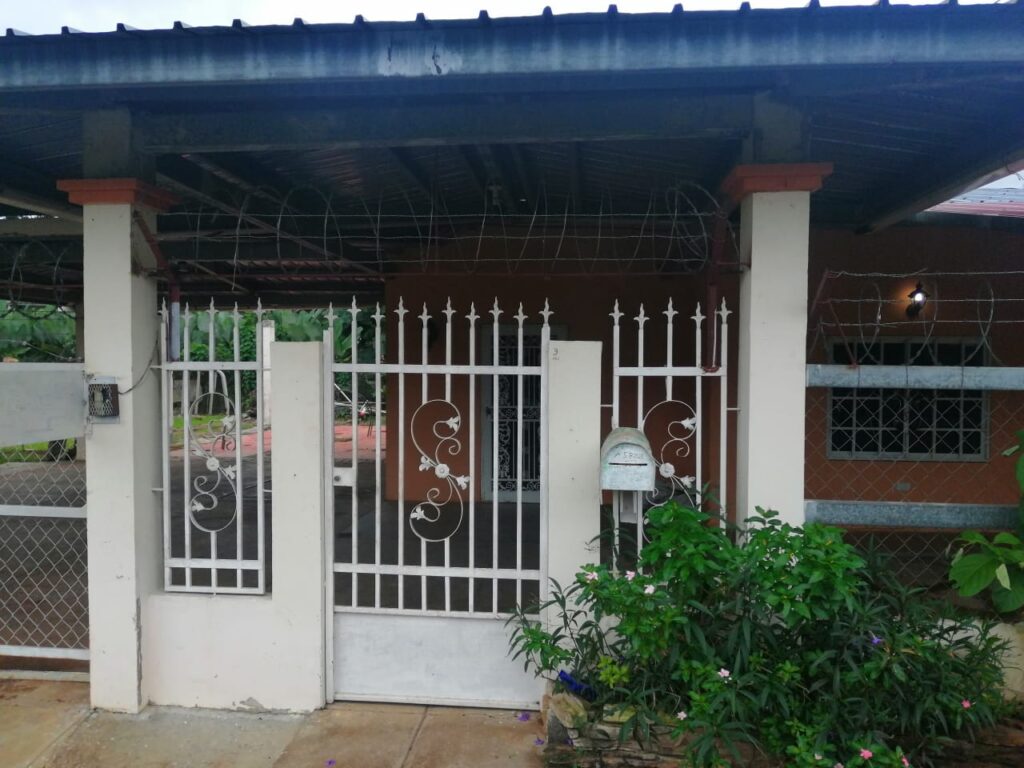 Vendo casa en Gualaca-Chiriquí-Panamá / 3R