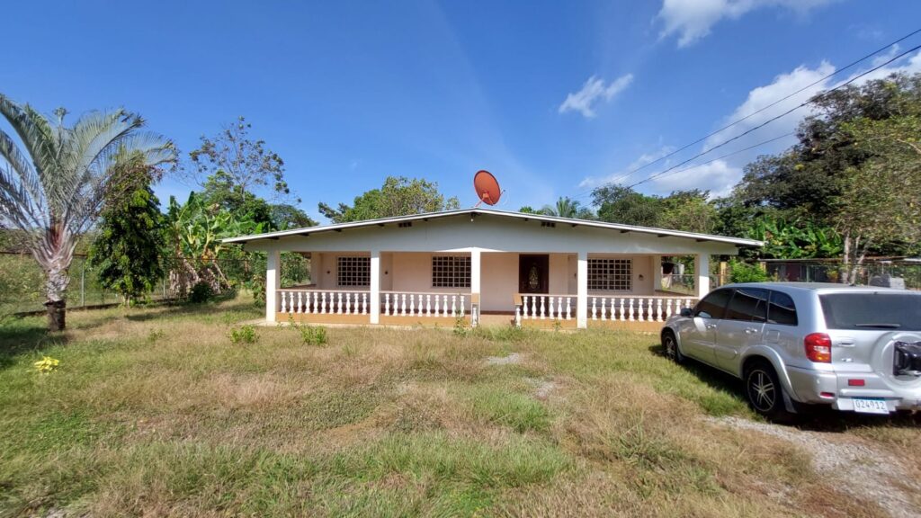 Vendo casa en Montilla-David-Chiriquí/ 2R-2B